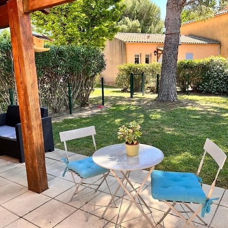 Maison de vacances dans résidence avec piscine Arles Esterno foto