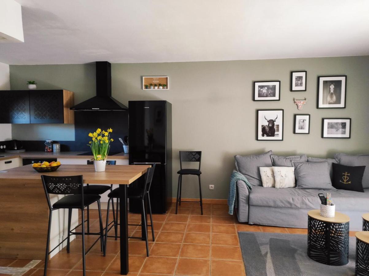 Maison de vacances dans résidence avec piscine Arles Esterno foto