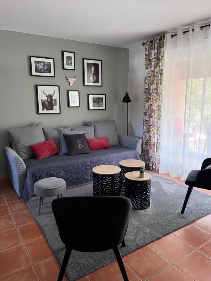 Maison de vacances dans résidence avec piscine Arles Esterno foto